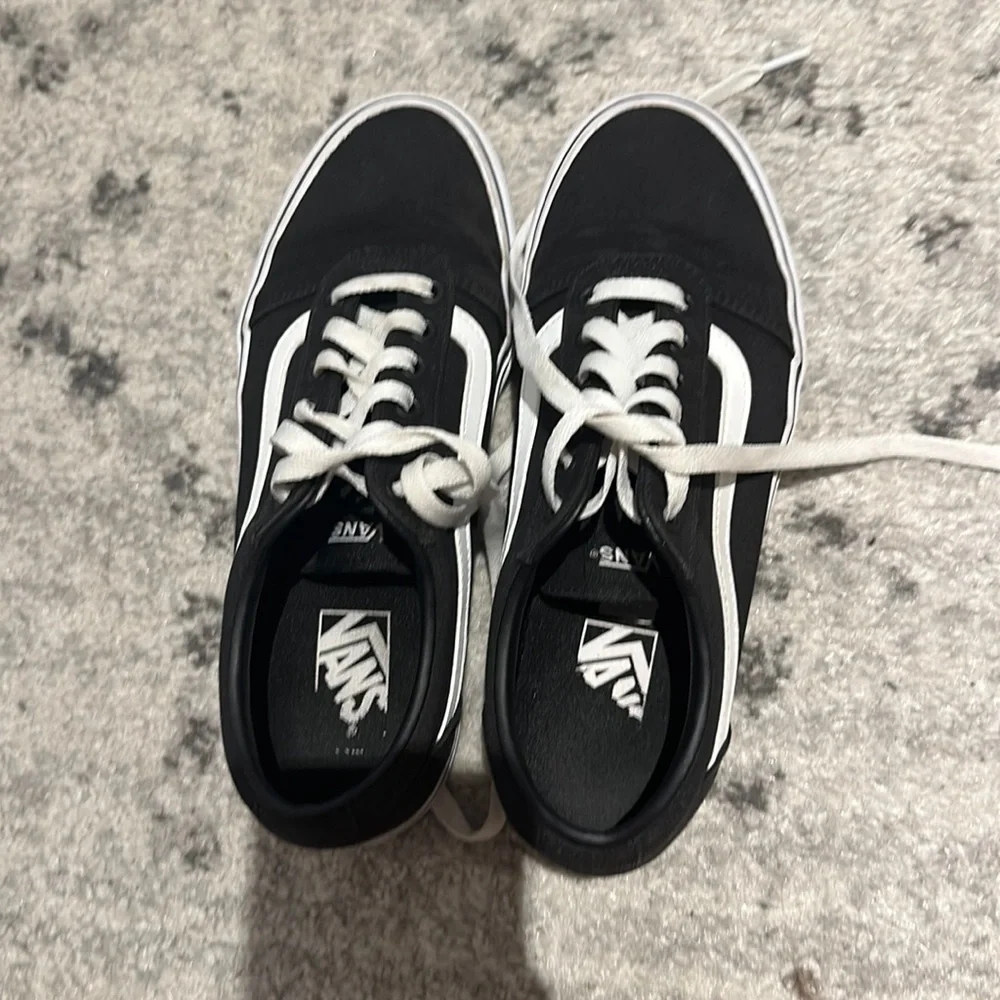 Vans - Picture 2 of 5